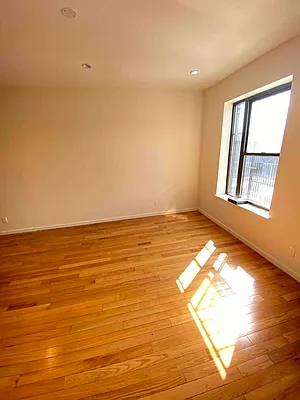 Rented by Level Group | media 12