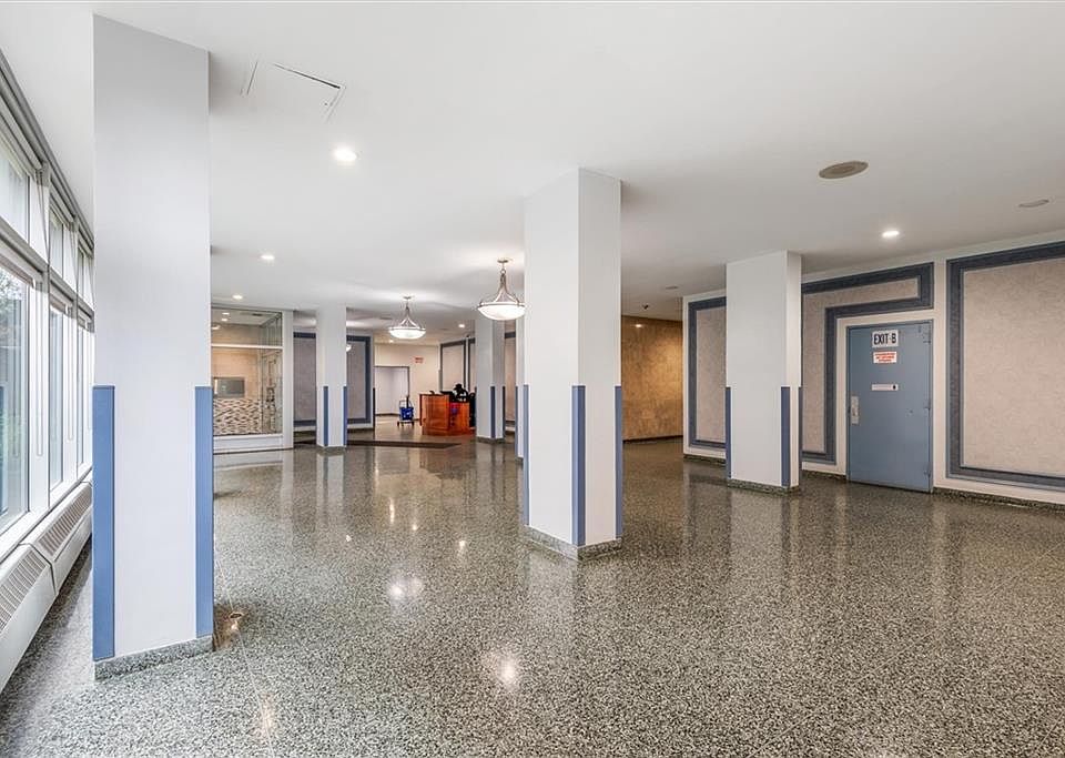 2nd image of 2932 W 5th St APT 15G