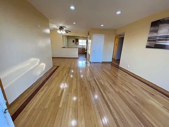 3rd image of 9464 Bay Colony Dr APT 3N