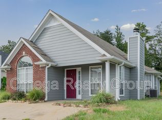 428 Camden Cove Cir, Calera, AL 35040