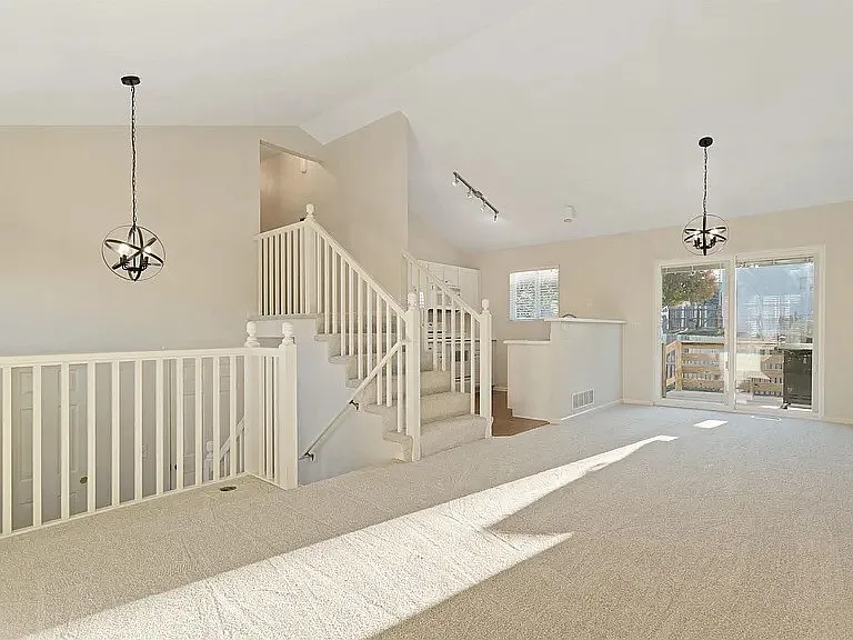 8119 N 153rd Ave — Photo 3
