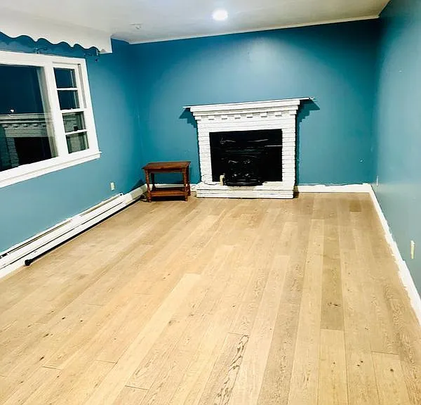 323 Russelcroft Rd — Photo 3