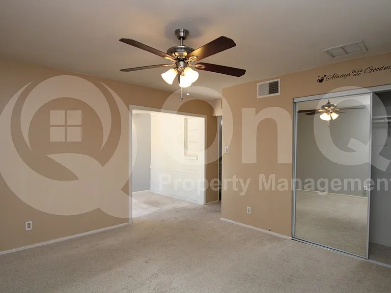 425 E Continental Dr — Photo 16