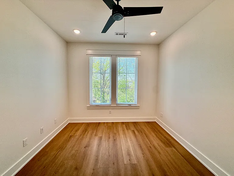 825 NW 14th St — Photo 25