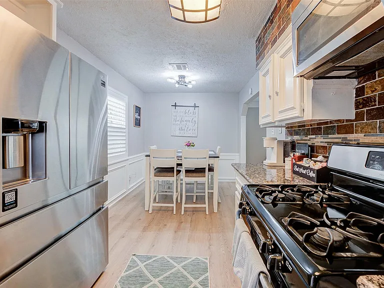 1207 Archer St — Photo 13
