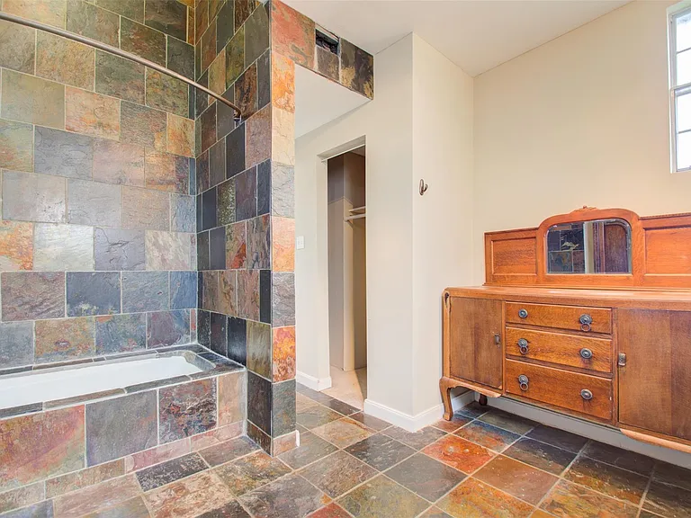 5419 Gulfton St #H — Photo 22