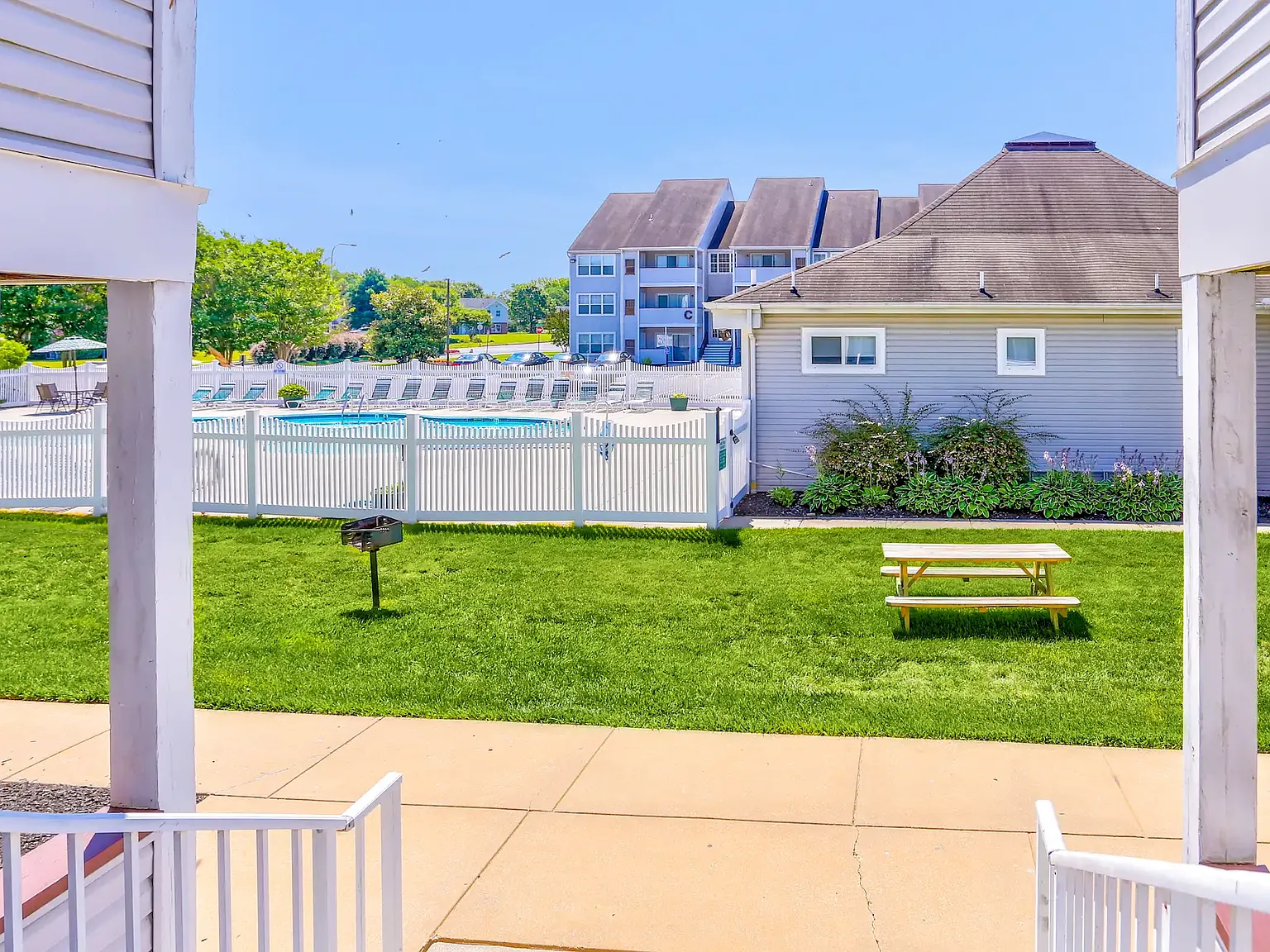 BayTree Apartments — Photo 1
