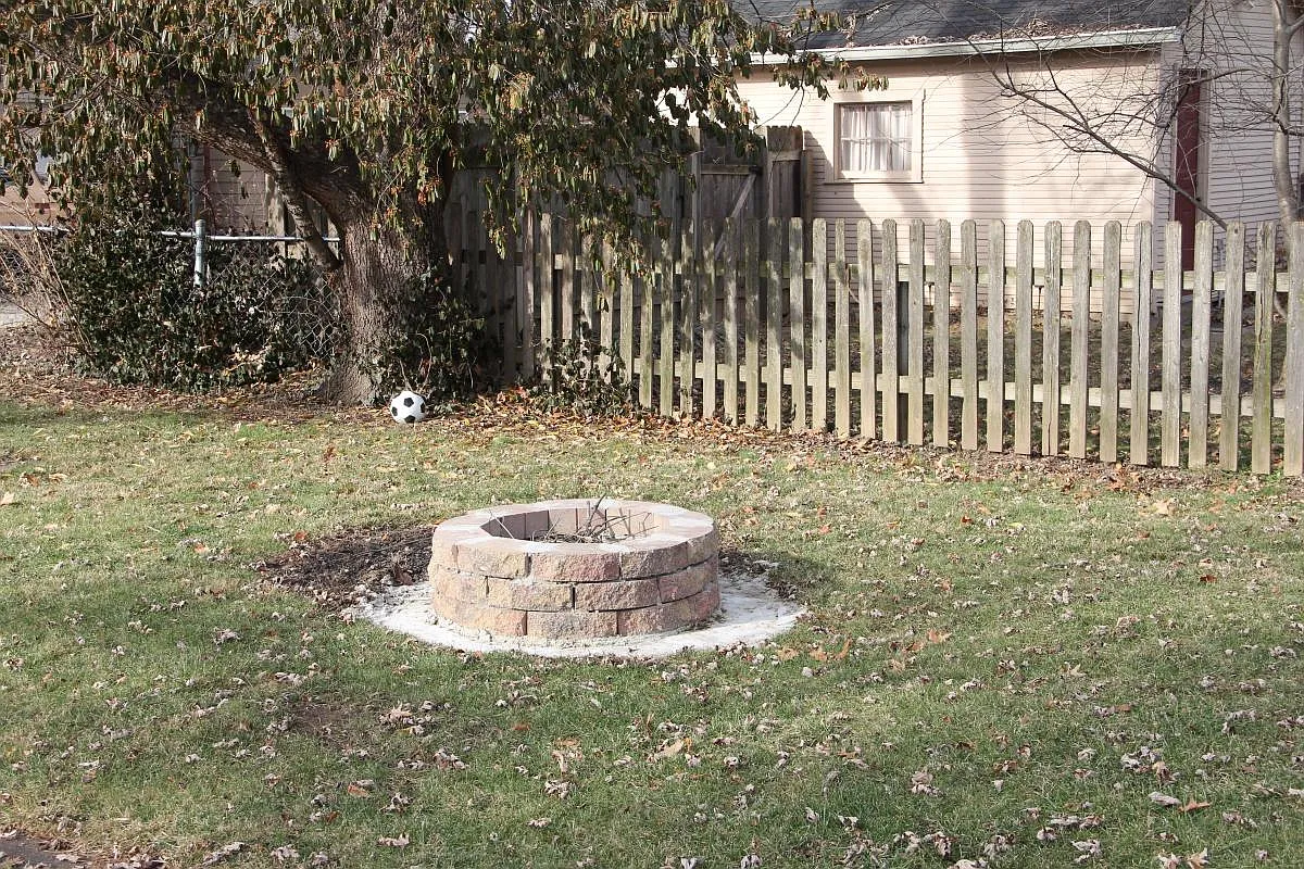 3 bed, 1250 sqft, $1,800 — Photo 4