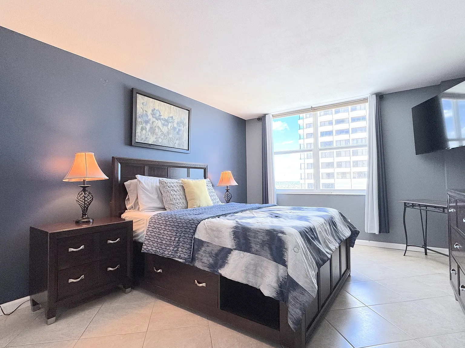 2 bed, 1058 sqft, $1,850 — Photo 2