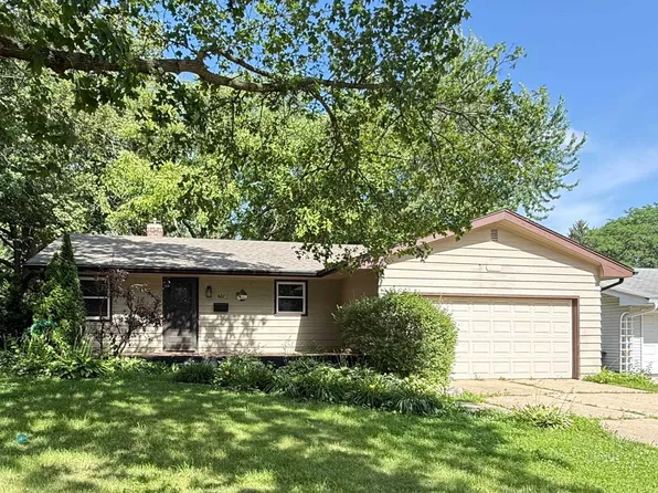 421 Warren Ave, Rockford, IL 61107