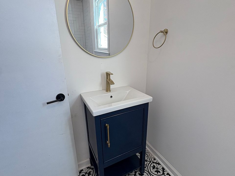 1st image of 611 Delaware Ave #1