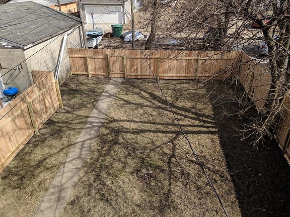 5th image of 1112 Sidney St