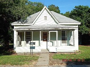 730 N Elm St, Iola, KS 66749