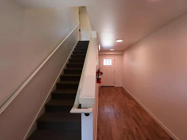 805 Donovan Ave — Photo 2