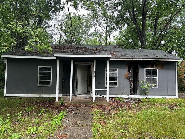 215 Sanford St
