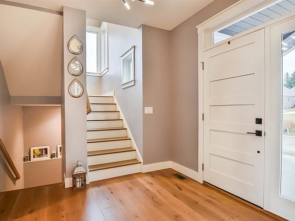 4th image of 3568 E Bryn Mawr Dr