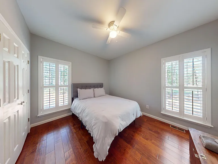 385 Central Dr — Photo 17