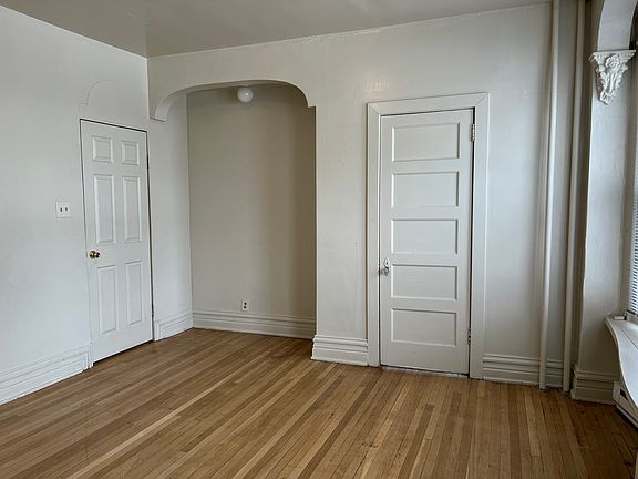 5th image of 1254 W Walnut St