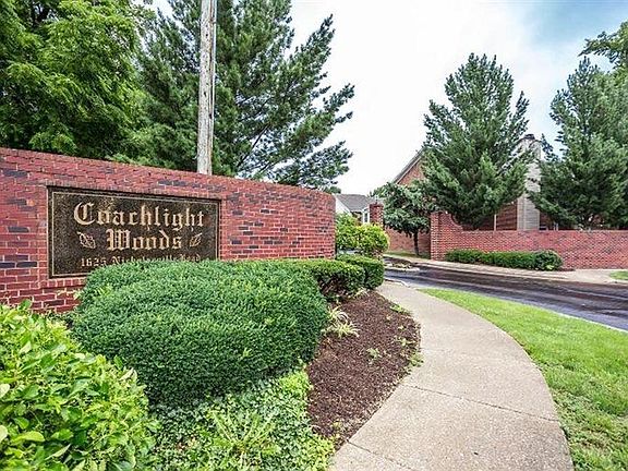 3rd image of 1625 Nicholasville Rd APT 802