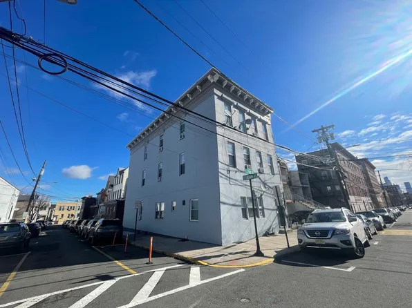 2500 Adam Pl #102, Union City, NJ 07087