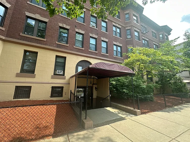 1242 Commonwealth Ave #45 — Photo 7