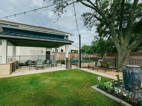 5th image of 1515 Lakeline Oak Dr