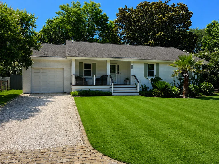 1133 Shoreside Way — Photo 2