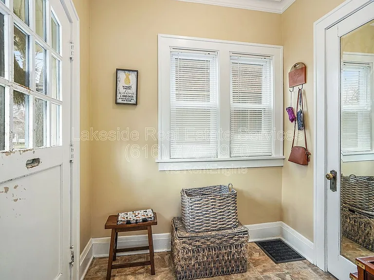 928 Calvin Ave SE — Photo 4