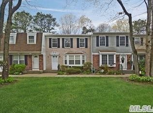 2 Harrison Cmns, Yaphank, NY 11980
