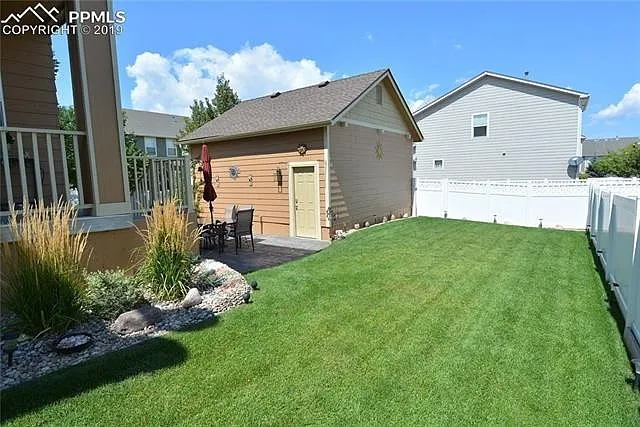 2202 Hanham Dr — Photo 5