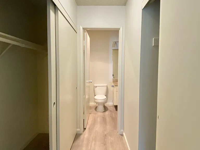 1425 E Orange Grove — Photo 18