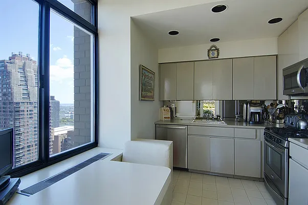 Sold by Corcoran | media 2