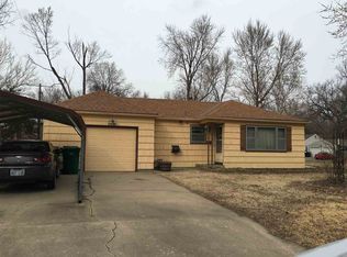 2400 SW 25th Dr, Topeka, KS 66611