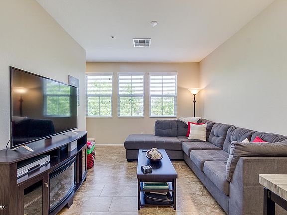 5th image of 2356 E Hidalgo Ave