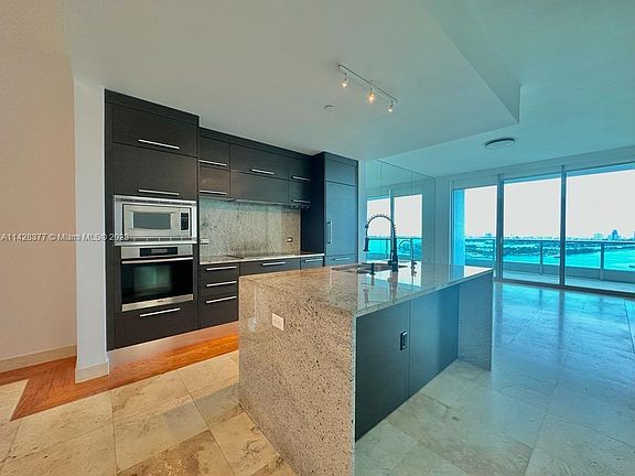 3rd image of 900 Biscayne Blvd #29040