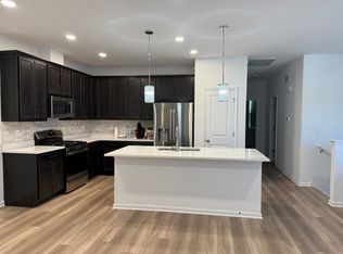 287 Kingsport Dr, South Elgin, IL 60177