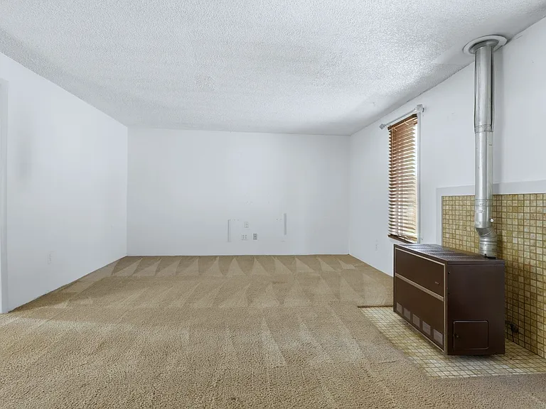 415 Lewis St — Photo 5