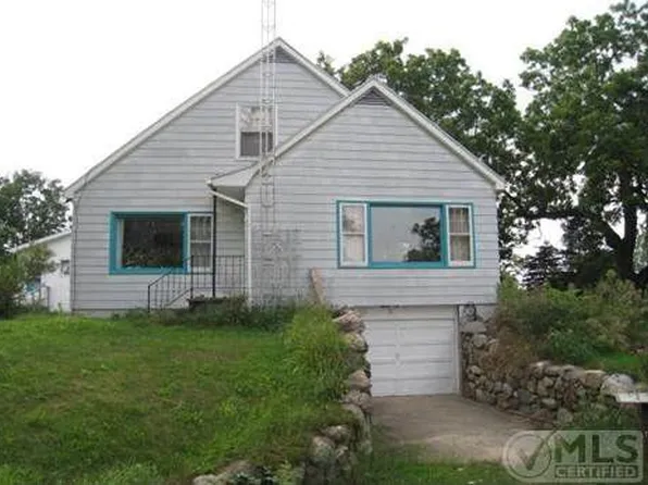 8719 Roosevelt Rd, Holton, MI 49425