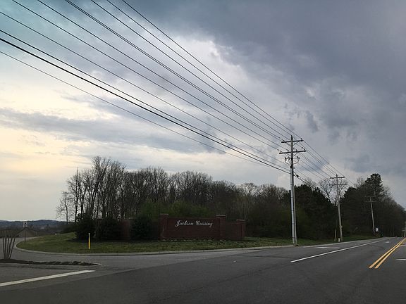 2nd image of 100 Old Hickory Ln