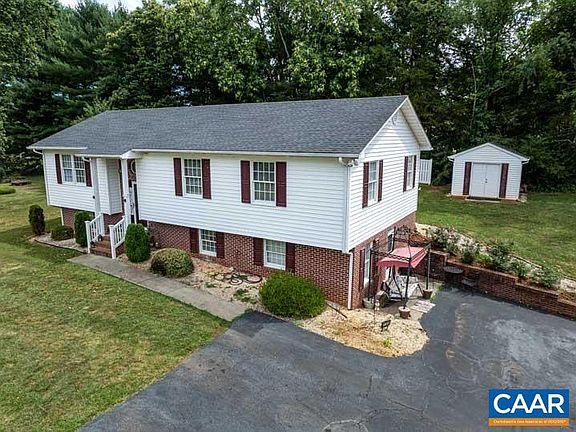 3rd image of 154 Reservoir Dr