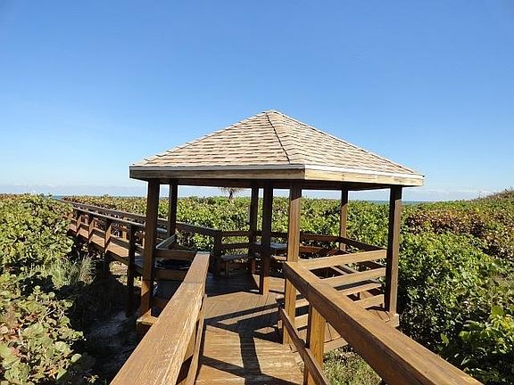 2nd image of 2700 N A1a APT 707