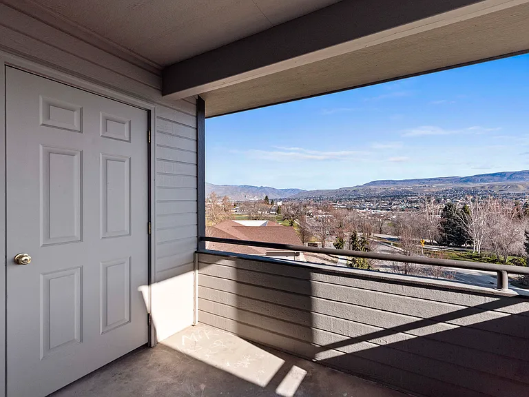 Aspen Heights Apartments — Photo 14