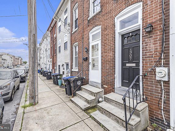 2nd image of 309 E Hector St