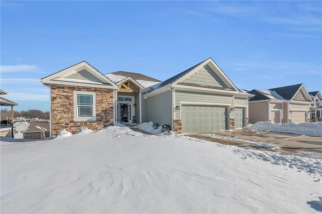 7629 N Kensington Ave, Kansas City, MO 64119 | Zillow