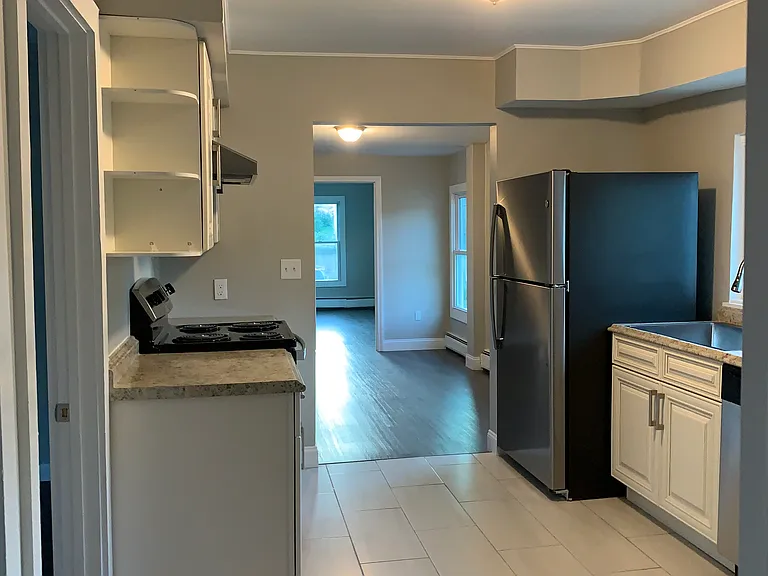 12 Crystal St #1 — Photo 3