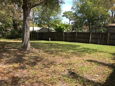 5th image of 2014 Old Oak Ln
