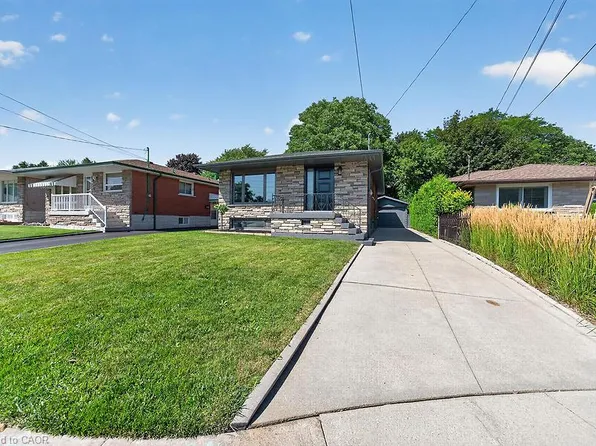 26 Parklands Dr, Hamilton, ON L8K 4W7