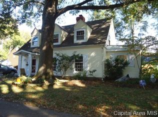 6 Lantern Ln, Leland Grove, IL 62704