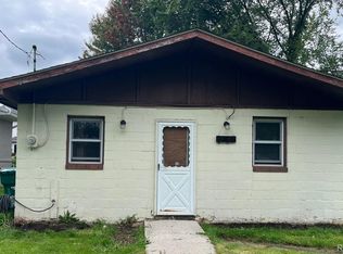 35958 E Canal Dr, Brownstown, MI 48173