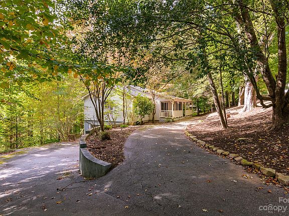 4th image of 1555 Indian Hills Dr